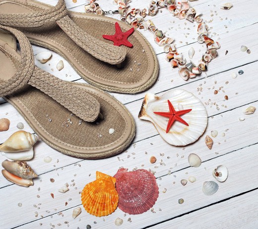 Las sandalias de mujer que no te pueden faltar este verano
