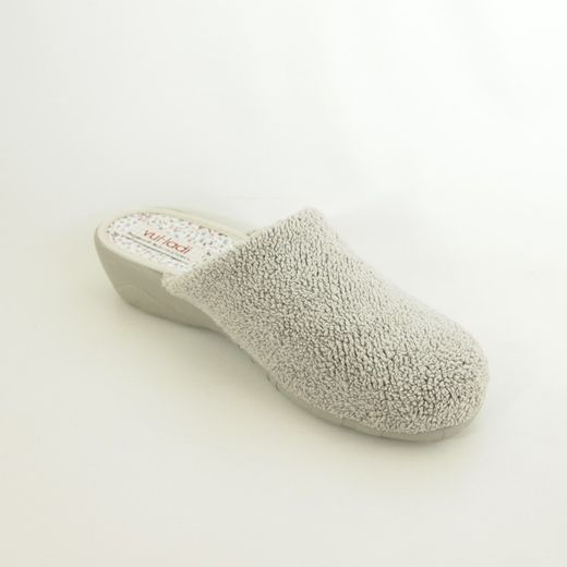 Zapatillas de casa cerradas de punta Vul·ladi 6611-571 Perla