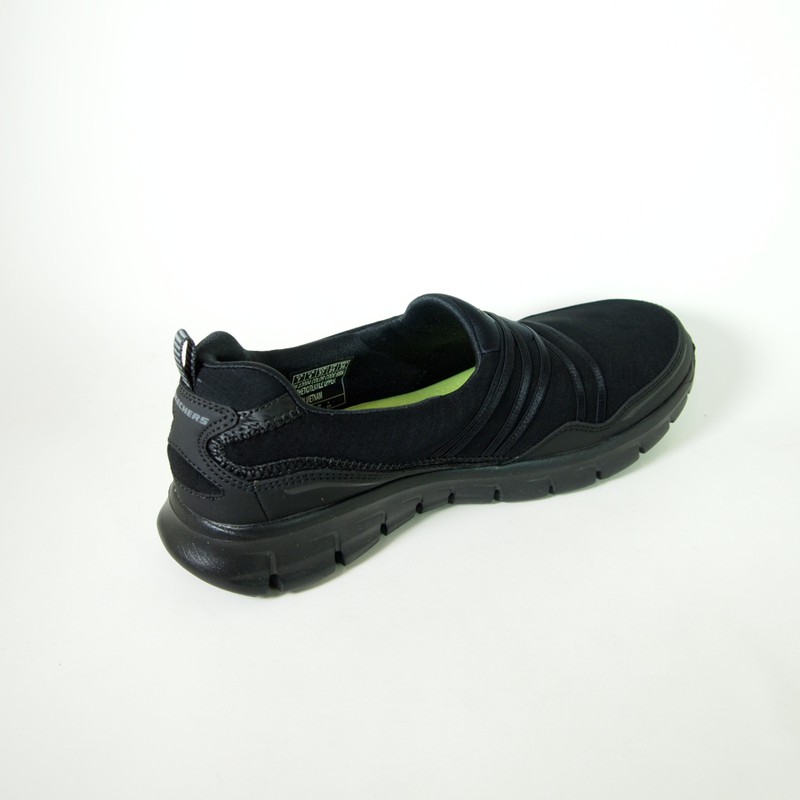 Zapatos deportivos modernos Skechers para mujer, modelo Scene Stealer.